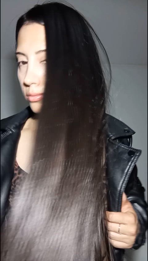 It itches me… but I know that what itches you is something else when you see me like this.