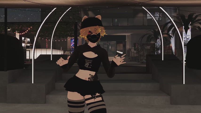 Just a lil dancy dance :3 Trolly is fun :3