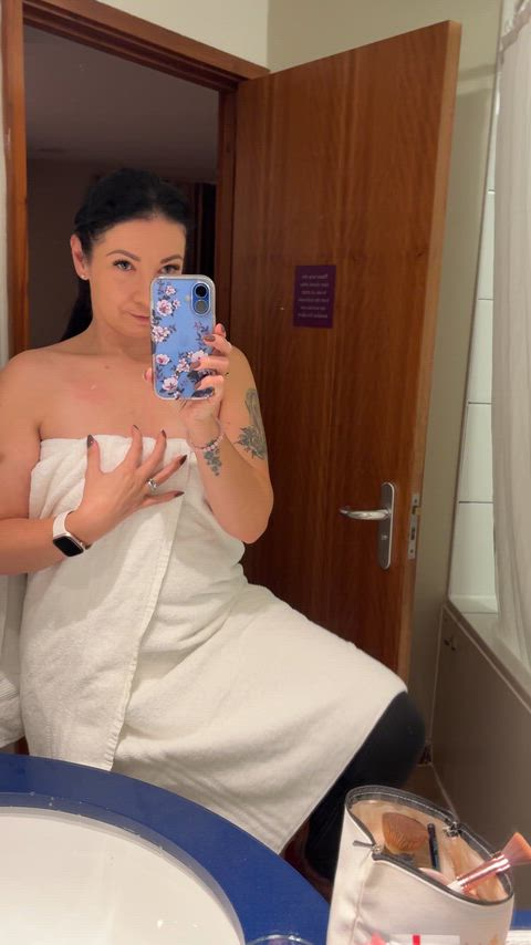 A cheeky love puff 💨