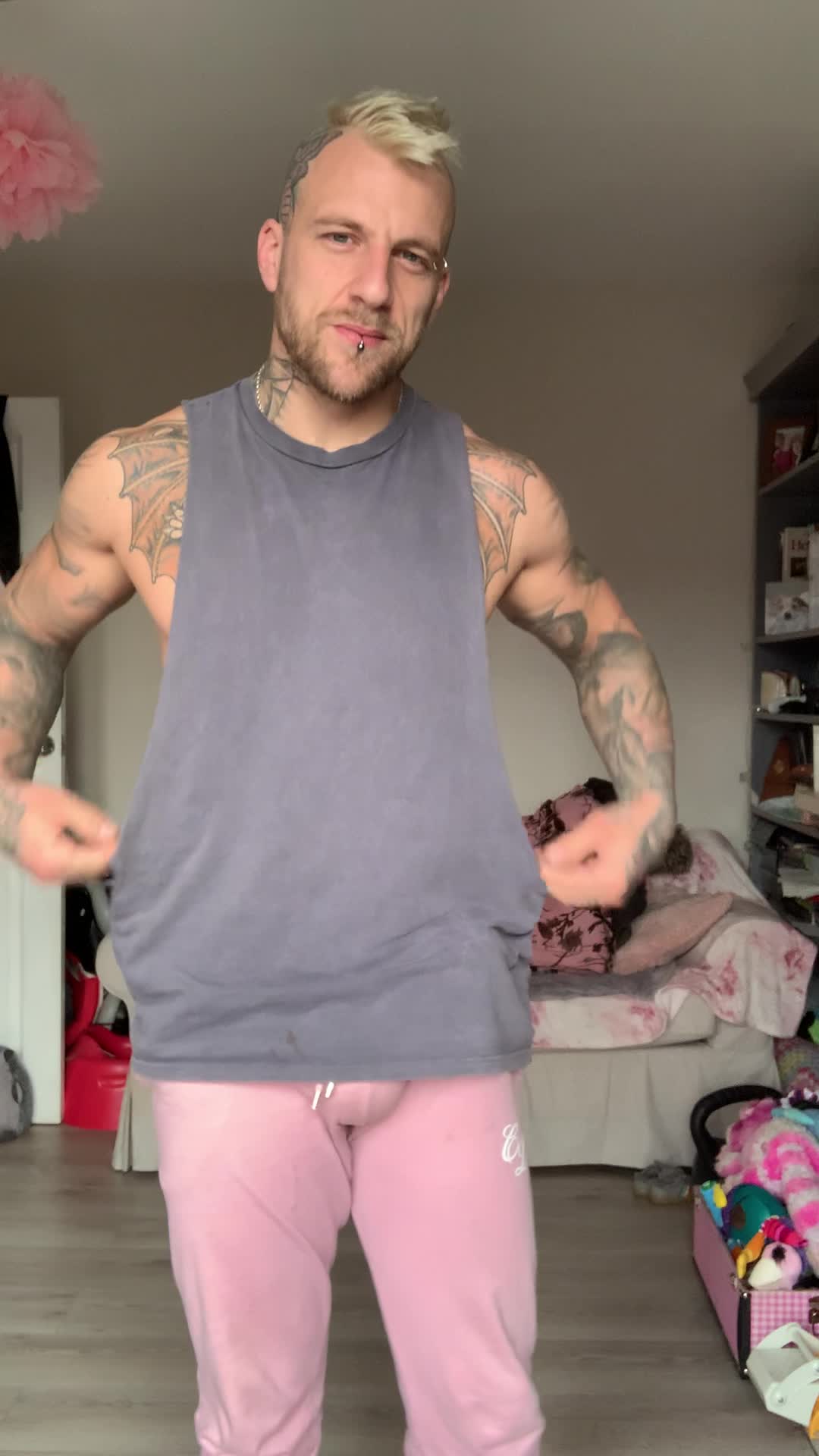 I love these reveal gifs 😅 xx