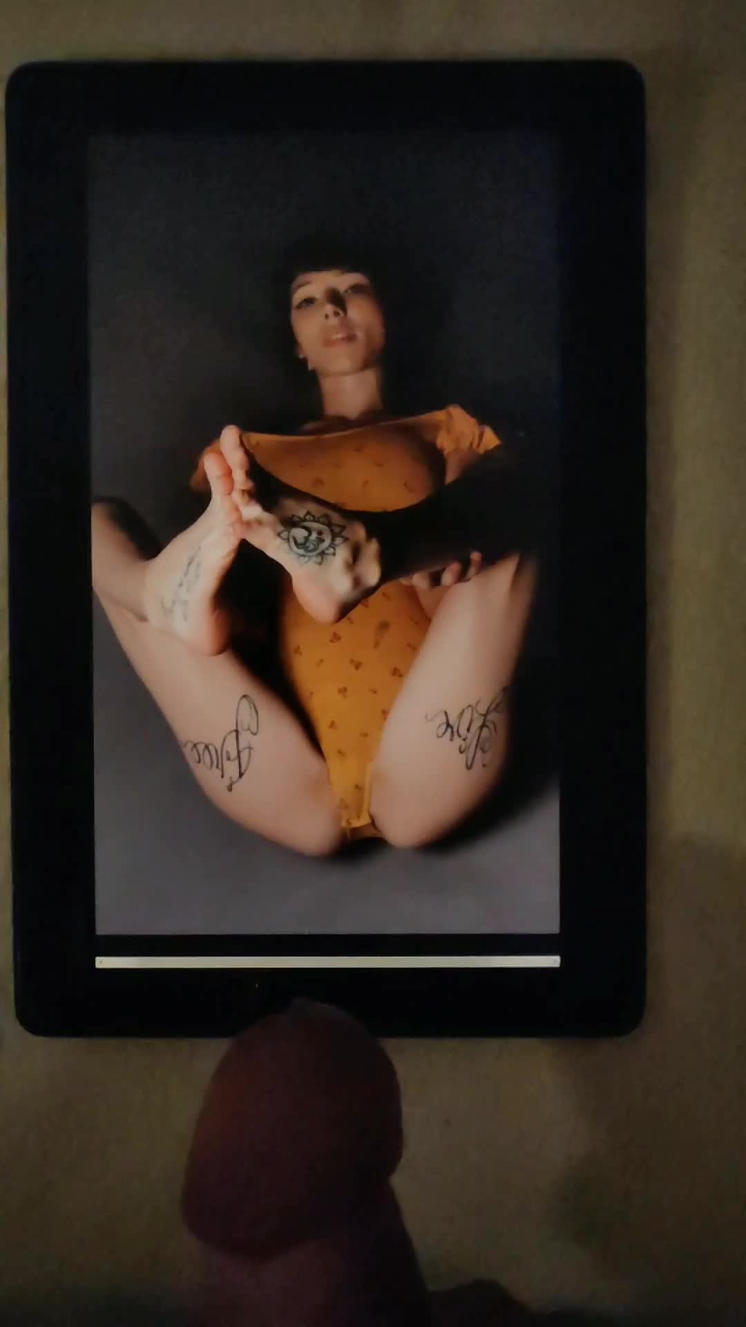 Getting more and more in to feet. Especially /u/bella_rivers '! Experimenting with the slow-mo.