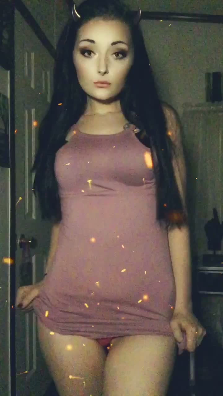 Anyone need a little demon girl in their life?🤣🤣😈