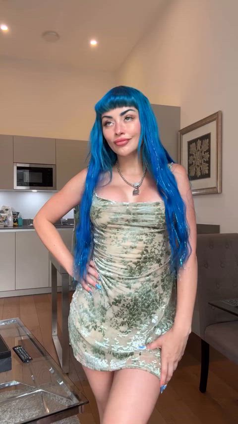 What a gorgeous woman