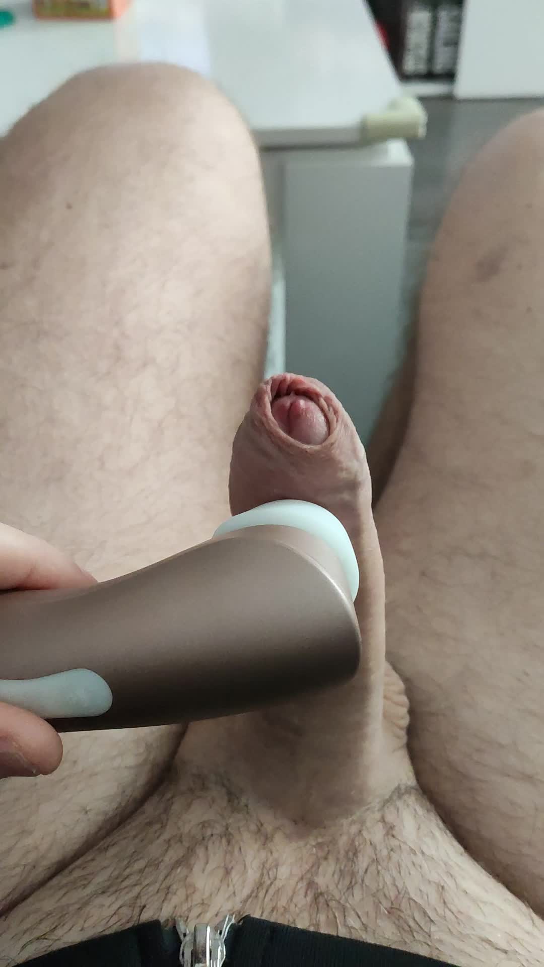 Playing again with y wife's toy. Long excitement