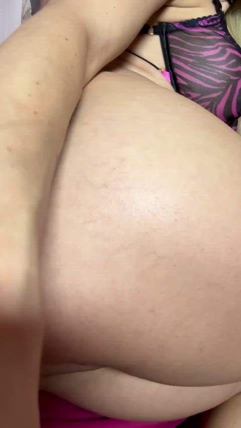 I'm getting ready for anal sex, I really want to feel how your dick stretches this tight hole