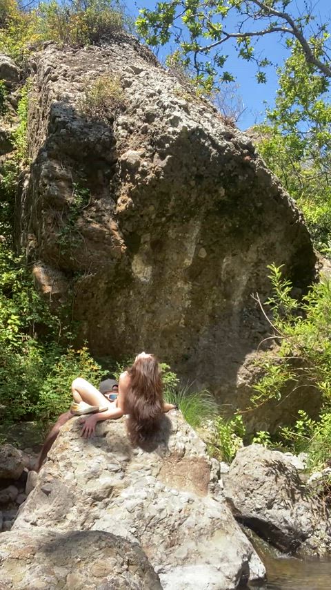 A little pit stop of our nude hike
