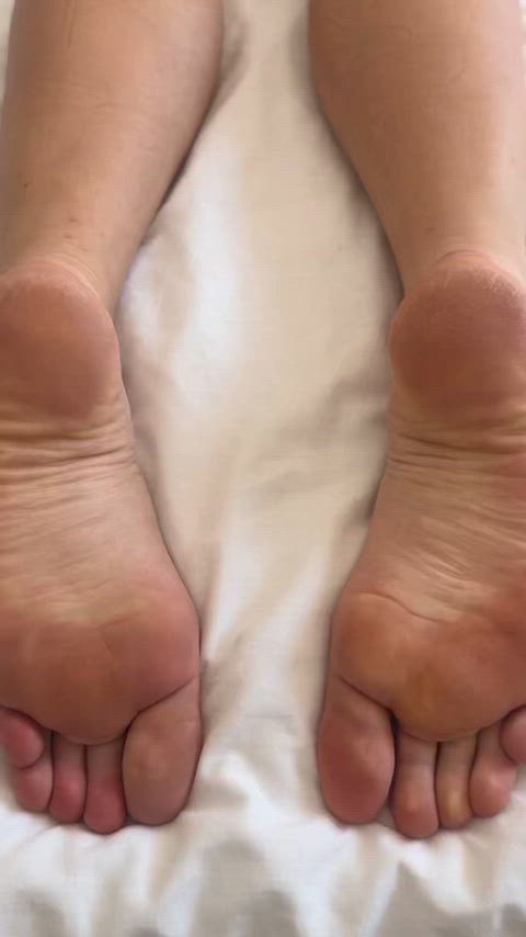 suck my feet thumbnail