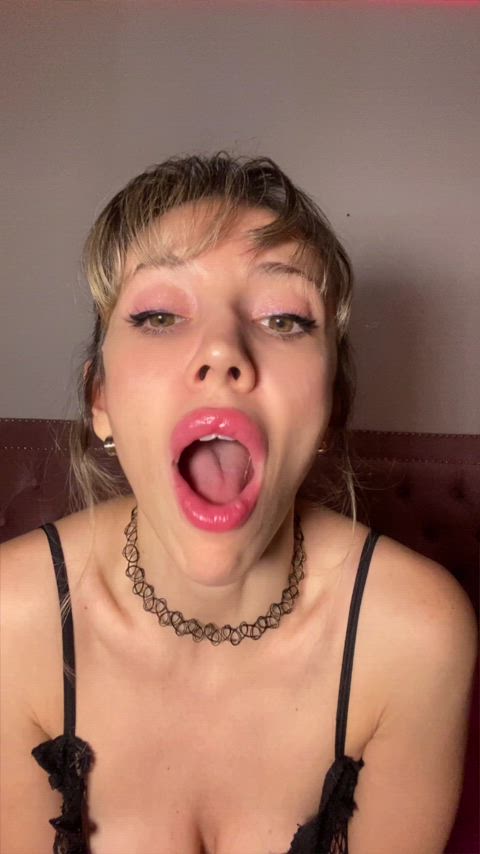Celeste Gonzalez lengua 3