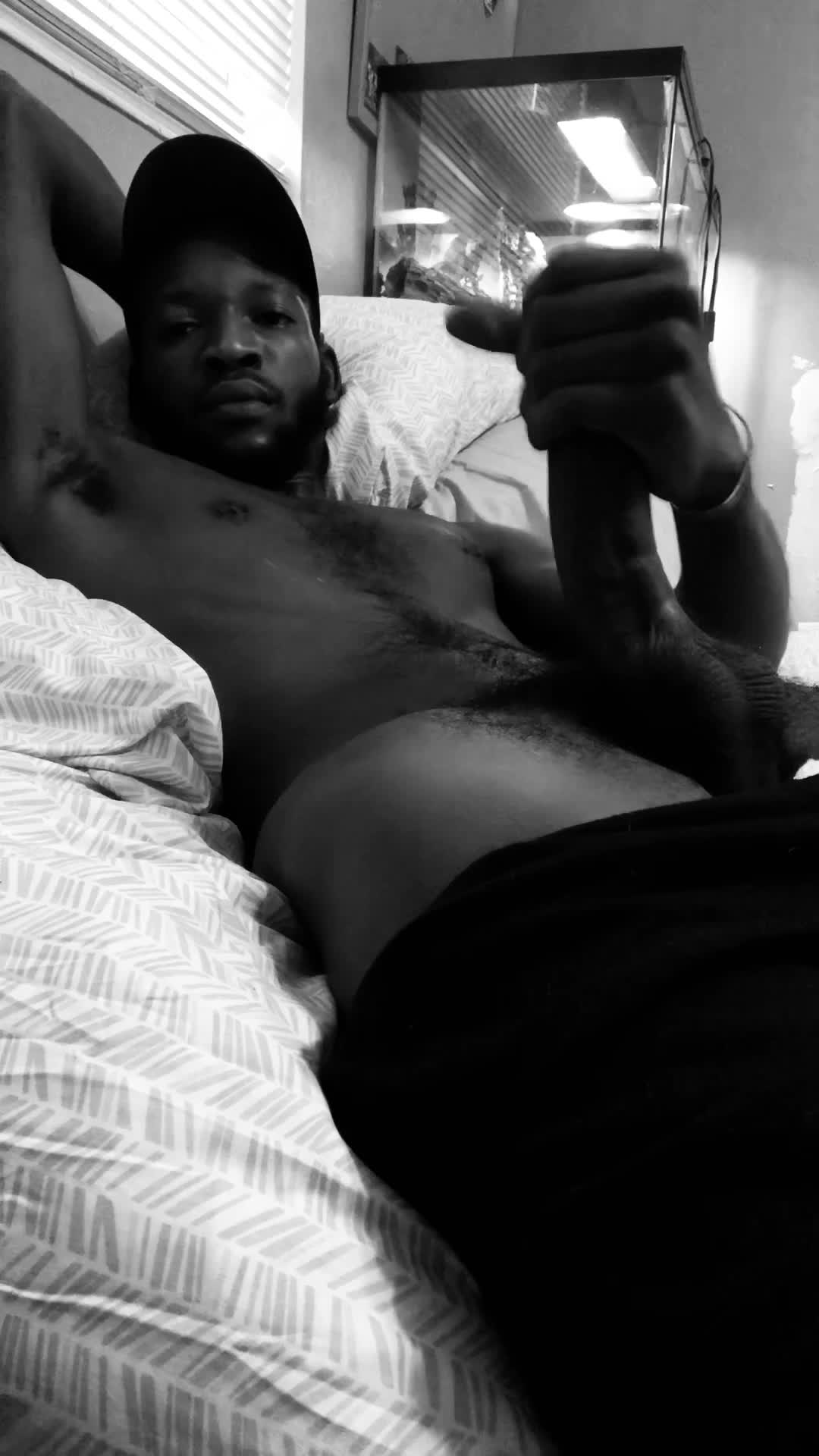 I love jacking my bbc, the euphoric feeling just as I’m about to nut. 😏