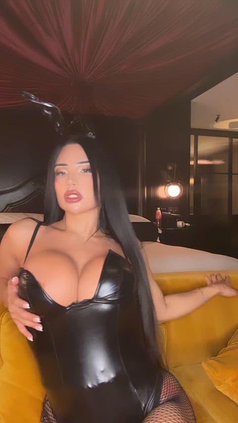 Any straight guys wanna play?🥰