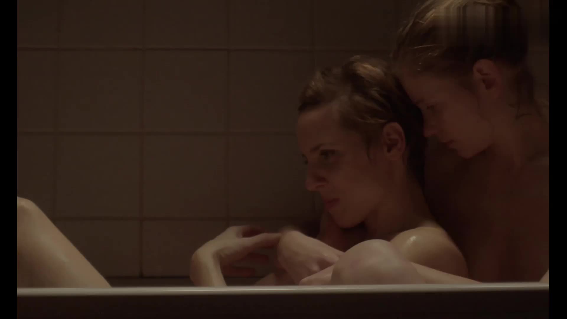 Julia Kijowska and Eliza Rycembel in Nina