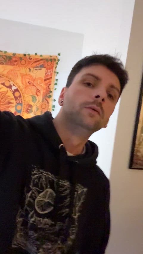 I can‘t stop touching myself