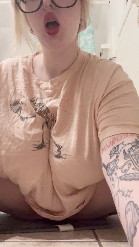Would you worship this fat body all night long?