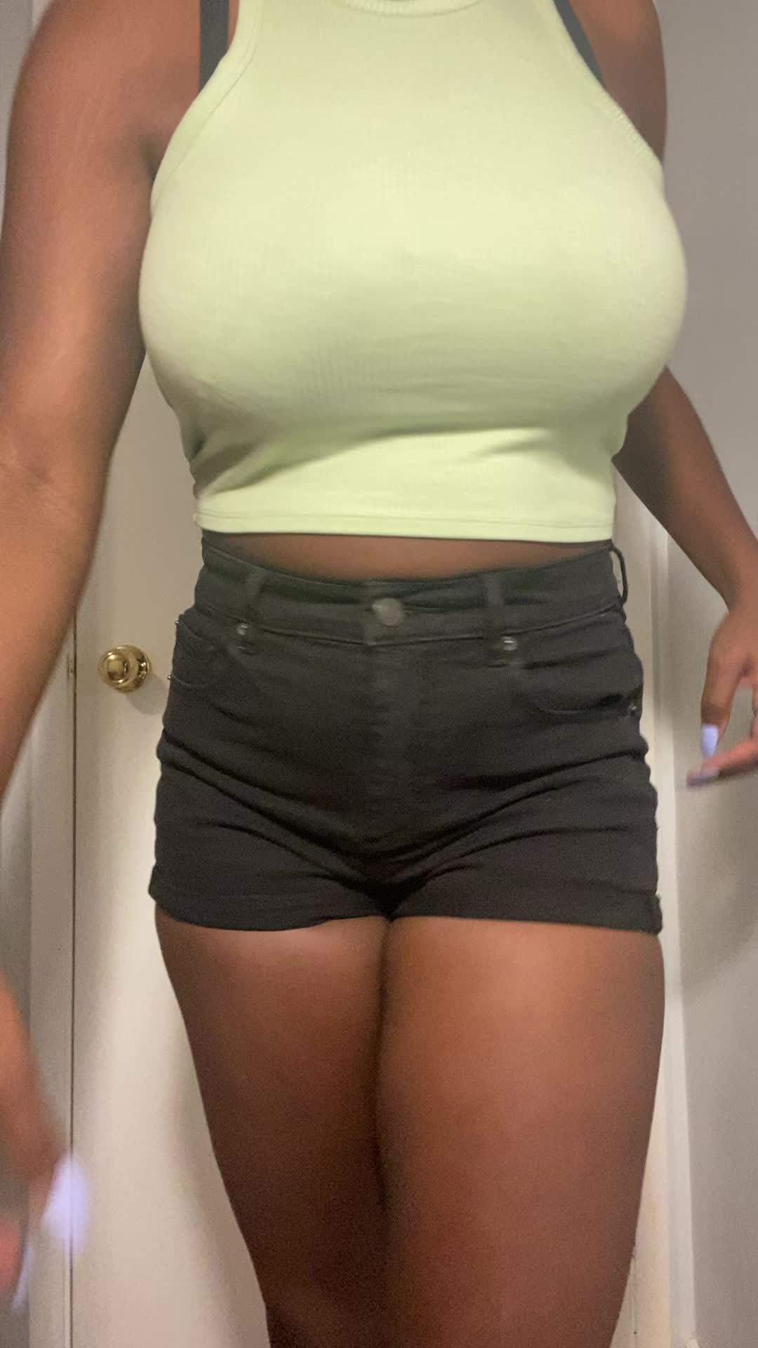 To the 5 people sorting by new... LOOK AT MY TITTIES!!!