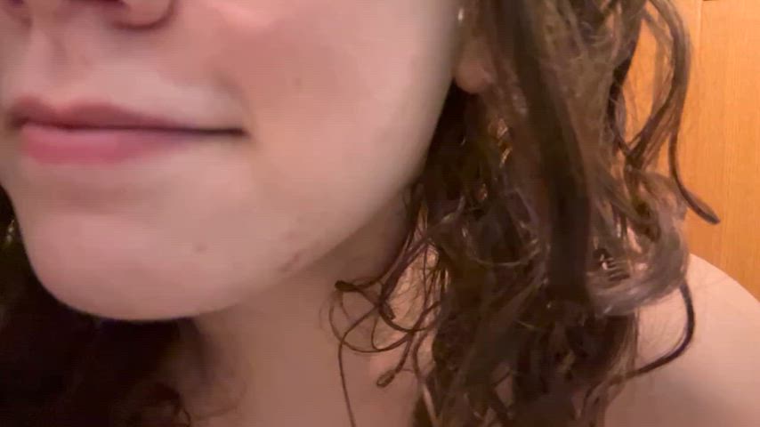 naughty girl pissing in her washing machine :3 💕💕