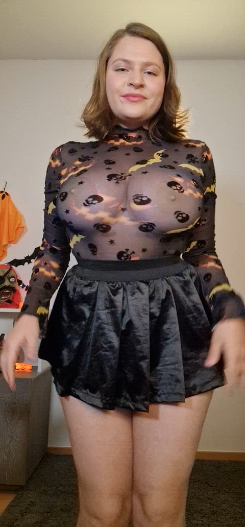 how do you like this upskirt view