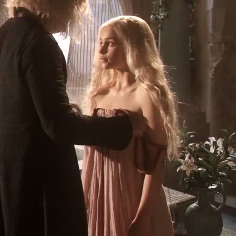 [Topless][Ass] Emilia Clarke - Game of Thrones (2011-2019)