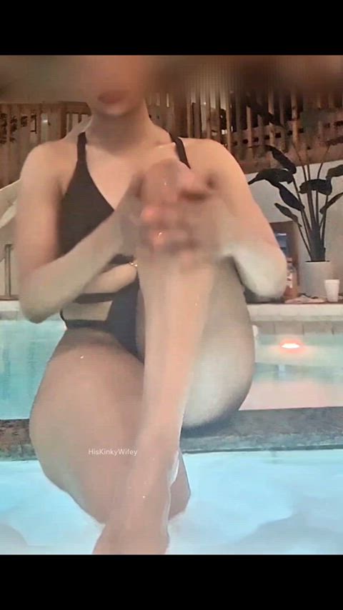 Hot tubs and oily feet hit different