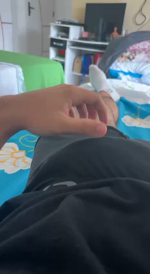 Fucking horny. Any bro up for some bromance, trade and stuff? 19 horny Brazilian boy here 🔥