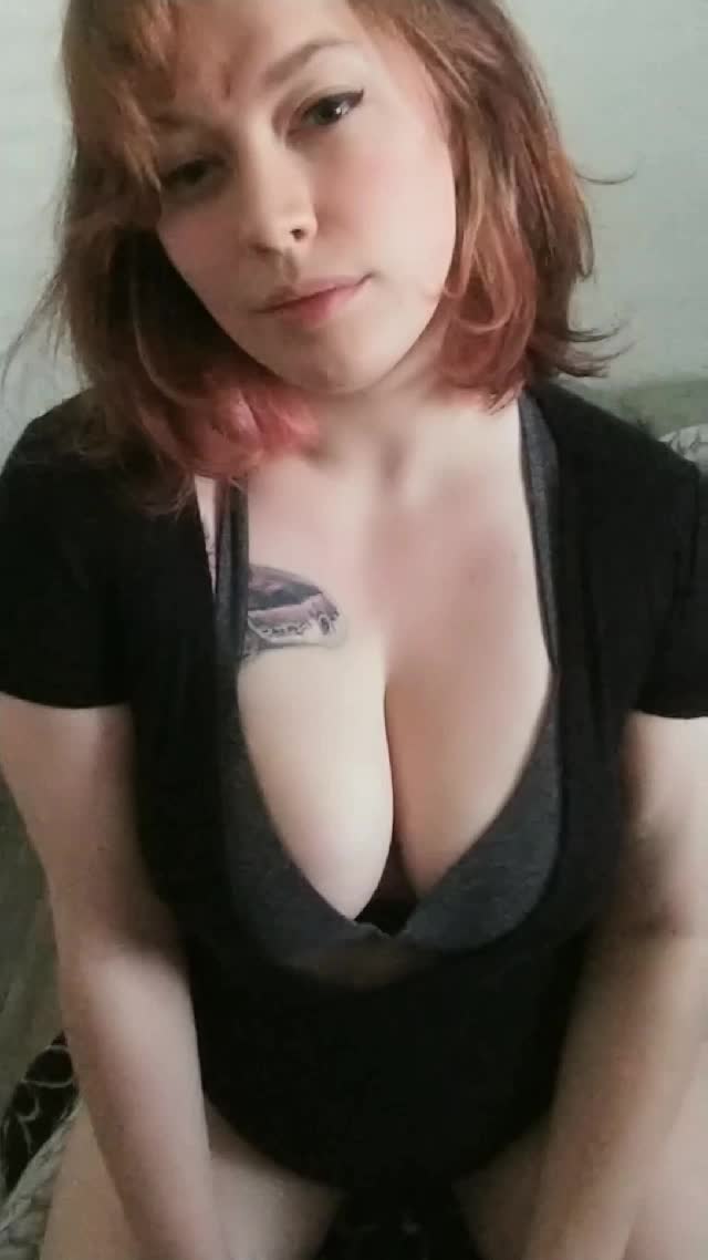 A drop & some ass, new haircut has me feeling playful.