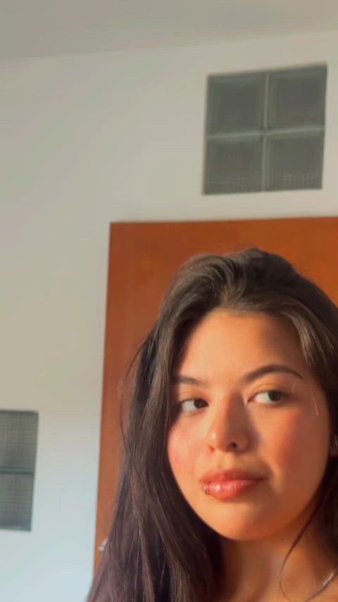 Could i sit it on your face leave you covered in my cream