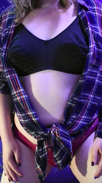 I tried to do a titty drop video but my boobs aren't really large enough 😅