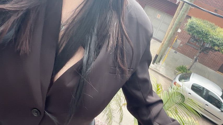 Letting my neighbors now I don’t like wearing bra