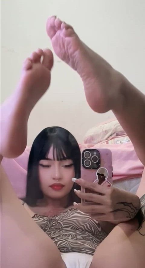 can u lick my soles then suck my toes?