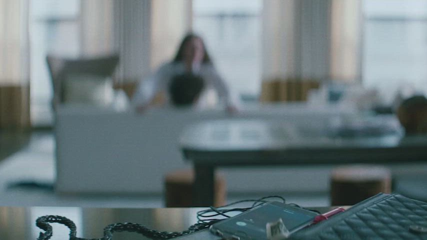 Rachel Sennott | Subtle sideboob, moaning and lesbian kissing plots in Shiva Baby (2020)