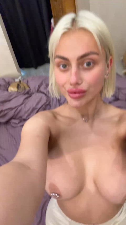 Ready to tease you with my bimbo charm