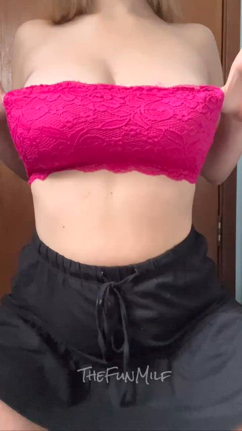 Big Tits Bouncing Tits Fansly Hotwife Huge Tits MILF ManyVids Natural Tits OnlyFans Tits Porn GIF by thefunmilf