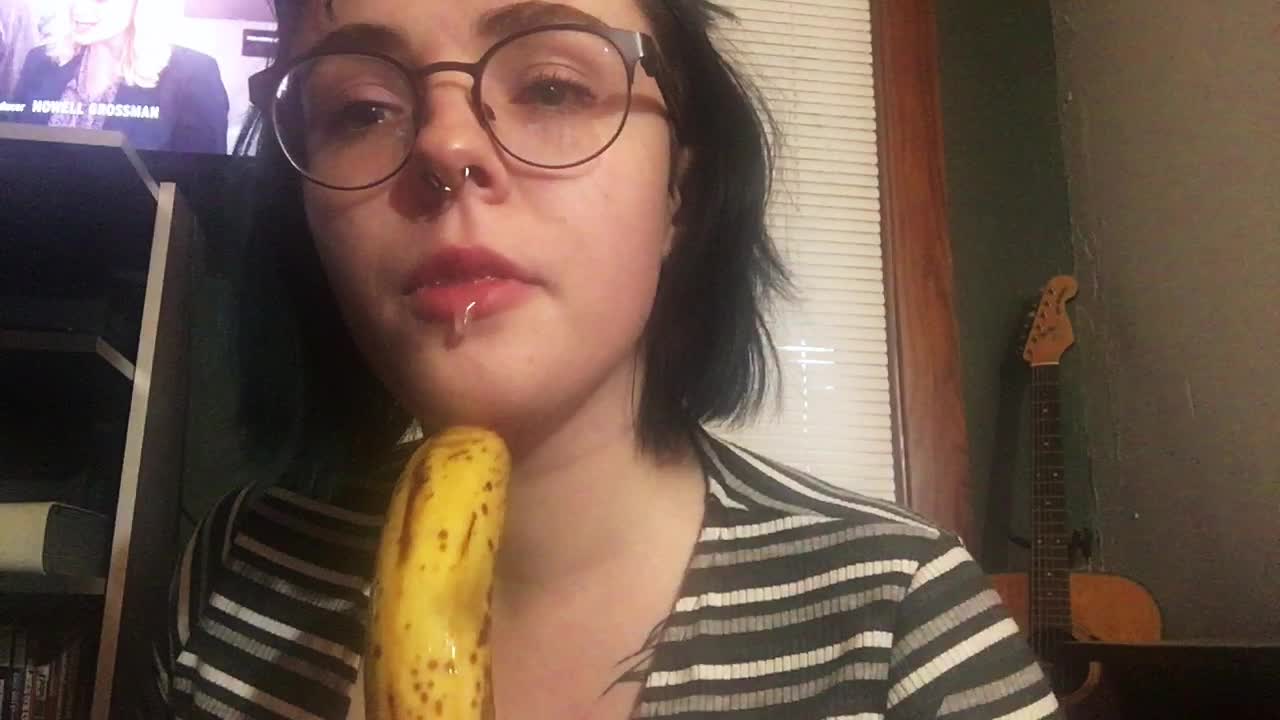anyone want banana bread?