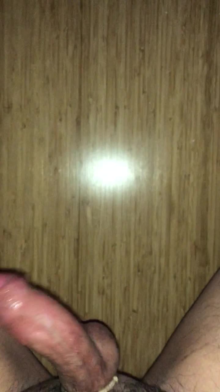 Cumming hands free...and again