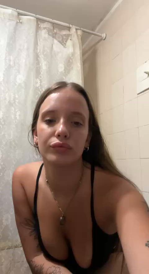 Cum looks so cute between my braces, what do you think x