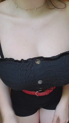 Barely Legal Big Tits Bouncing Bouncing Tits Teen Titty Drop Porn GIF by lamsinka89