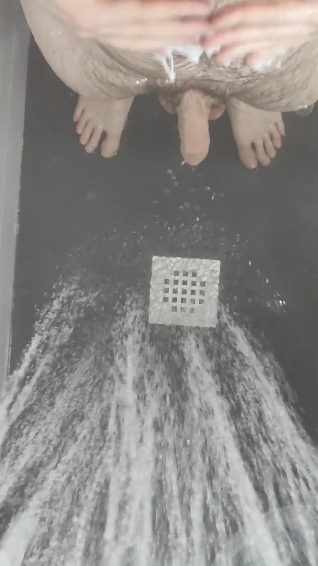Playing at the shower... Always the same finish...