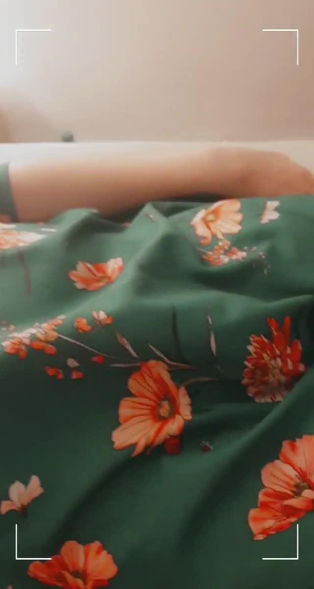 There's a secret under my dress 👗😋