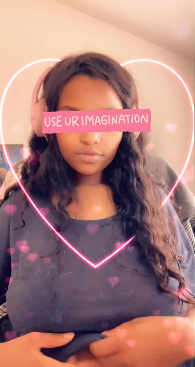 I’m a simple girl. I show my titties one at a time 😌