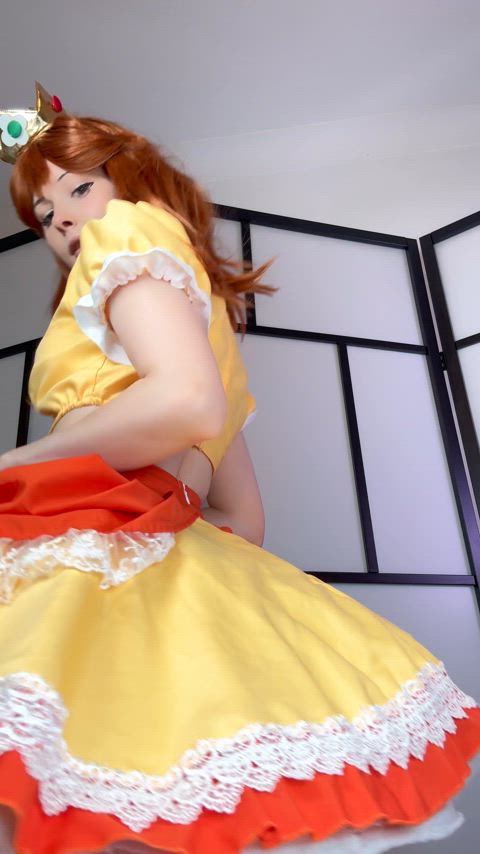 Cum bare witness Princess Daisy's bouncy ass~ (Cosplay by SushiBunniii)