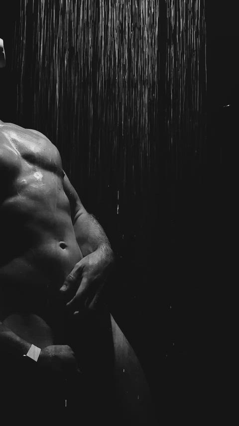 Getting ready for the day 🚿