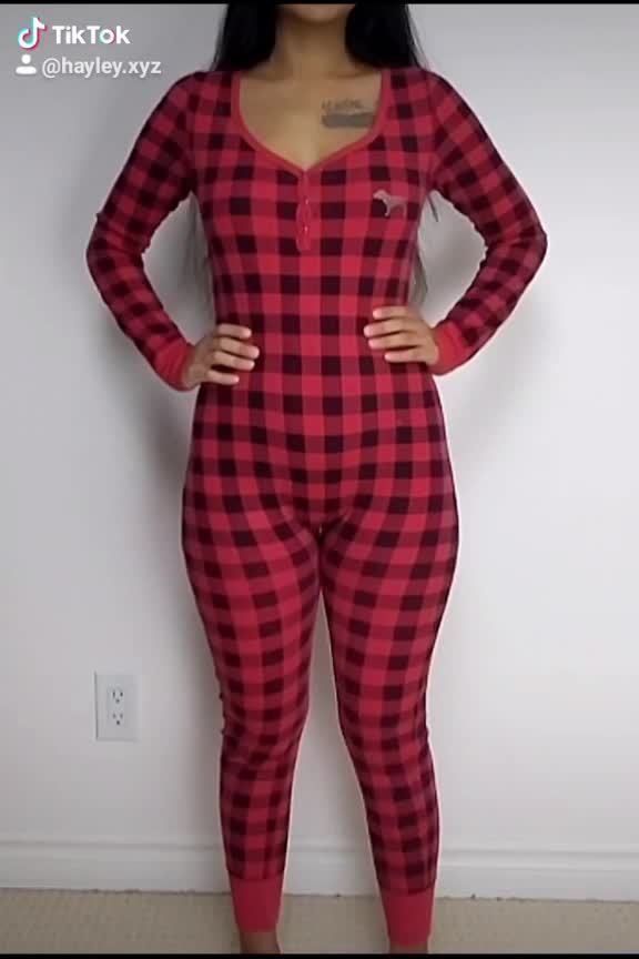 Can I be your Christmas present? I even unwrap myself!