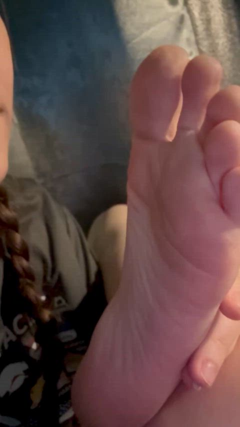 Celebratory session because I’m officially a verified feet babe in this sub! ♥️😝🎉