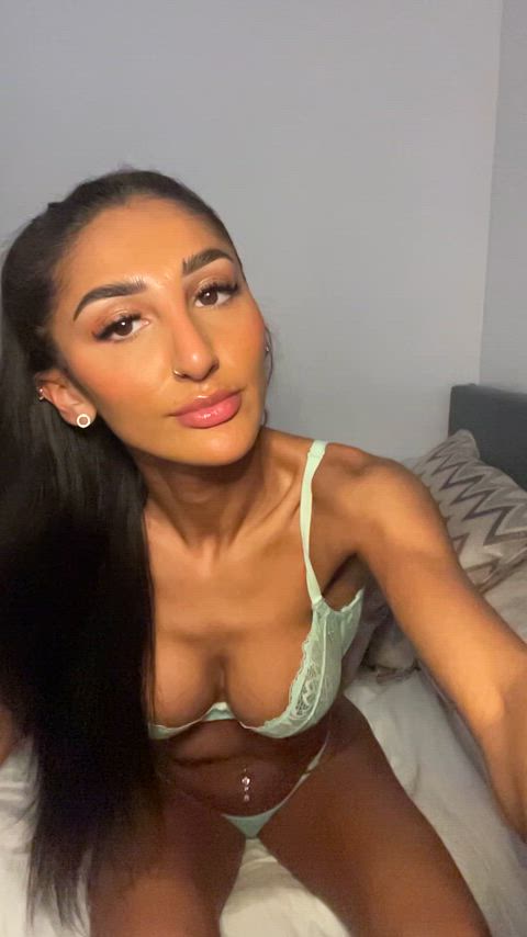 Click the link for more https://onlyfans.com/sarinajasmine/c16 thumbnail
