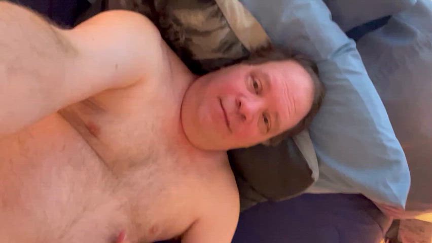 [62] Snowed in today. Let’s stay in bed.