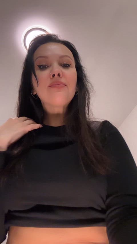 Do u want to fuck me when u find out I'm 40 or not? [F]