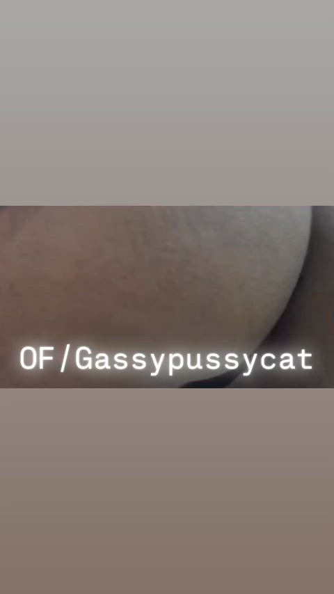Hoy me siento súper gaseosa y mi culo bien cargado 💨🔥🥵😘 mira el video completo en mi OF/Gassypussycat