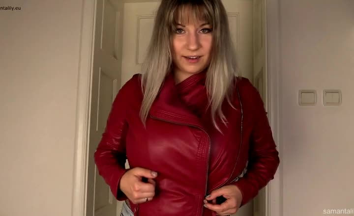 Bra reveal