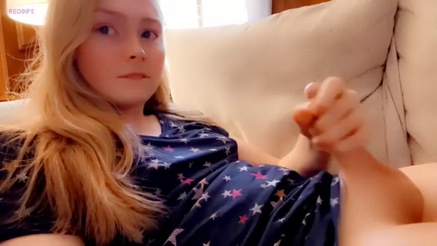 Cutie shoots into her own mouth
