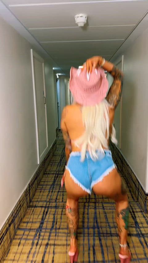 Do you like it reverse cowgirl from your slim thick tattooed doll with extra extra extra long nails? Onlyfans.com/Spicytattoodoll for more thumbnail