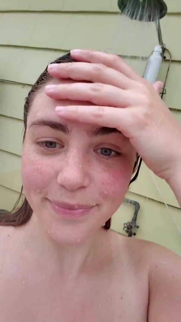 Jiggling while wet
